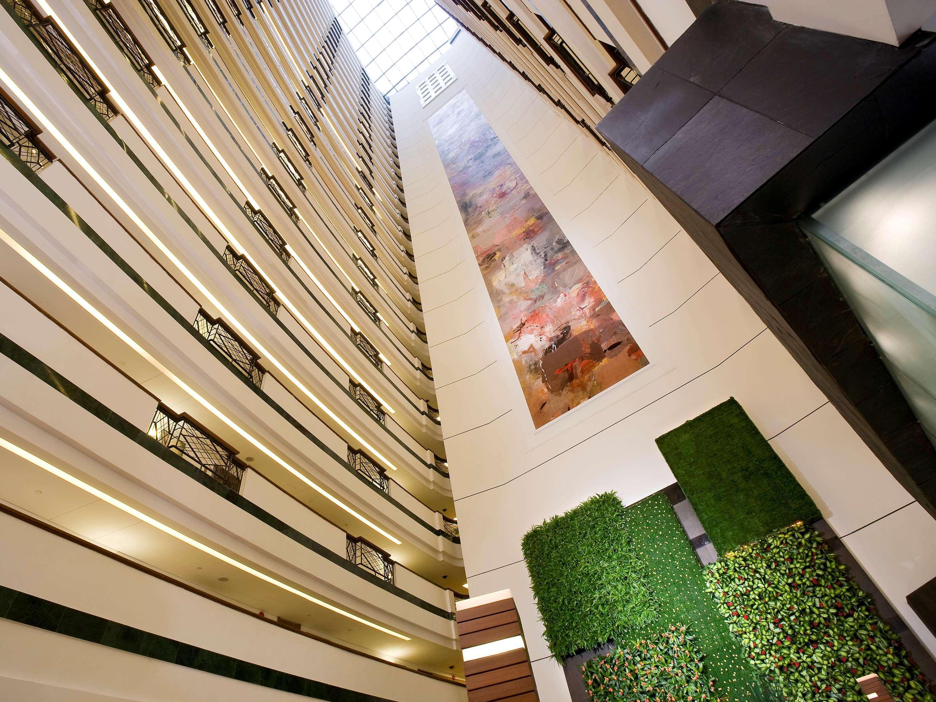 Hotel Grand Mercure Hongqiao 5*